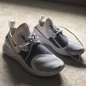 Women’s Nike shoes